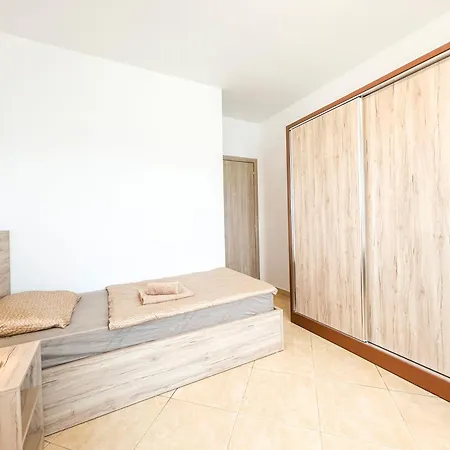 2 Bedrooms 1135