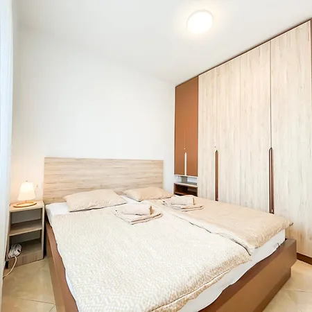 Apartment 2 Bedrooms 1135