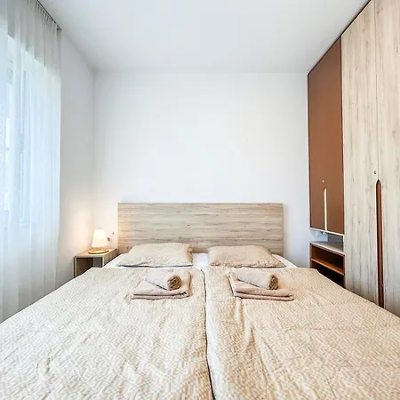2 Bedrooms 1135 * Durres