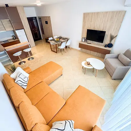 Apartment 2 Bedrooms 1135