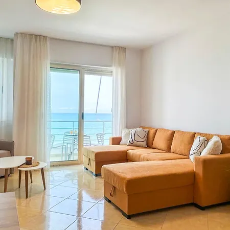 2 Bedrooms 1135 *